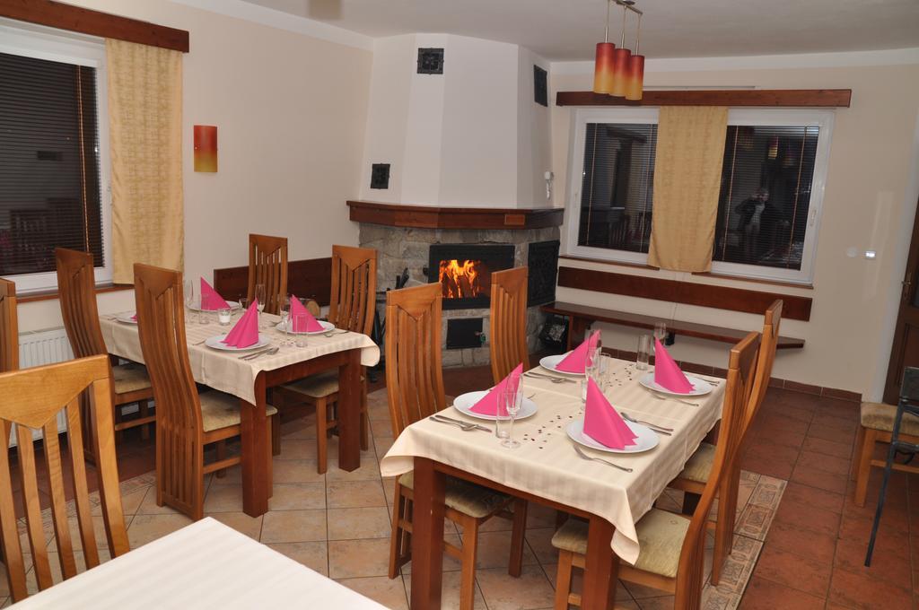 Pension & Restaurant Silma With Wellness Rychvald Exterior foto